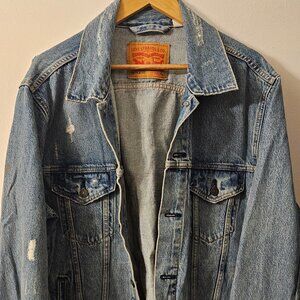 Levi's Pre-Distressed Vintage Fit Denim Trucker Jacket